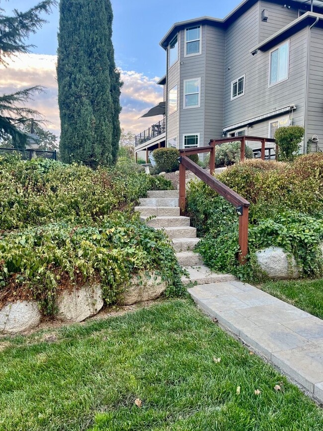 Building Photo - Short Term Rental available, Fully Furnish...