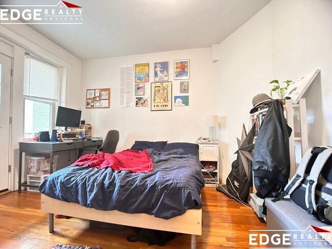 Photo - 264 Kelton St Unit 2
