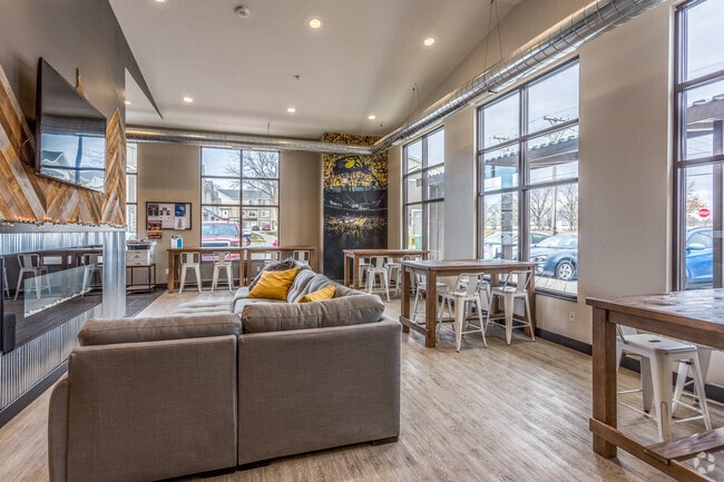 Casa club - The Quarters Iowa City