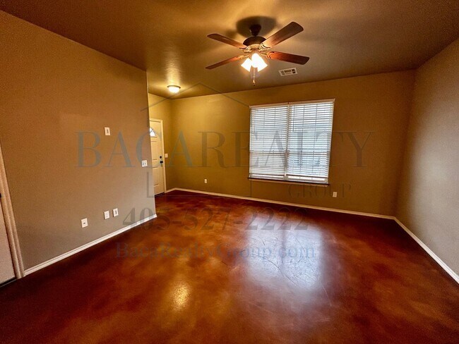 Photo - 3BR 2BA duplex with 2 car garage!!
