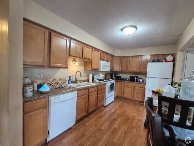 Building Photo - 886 Wescott Square Unit 104 Rental