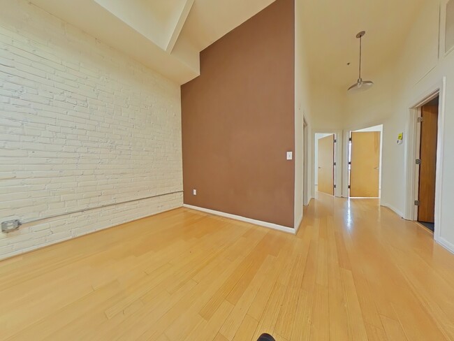 Photo - T and E Apartments