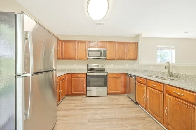 Photo - 2888 Creekbend Dr