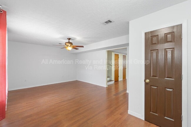 Photo - 1815 Pointed Leaf Ln