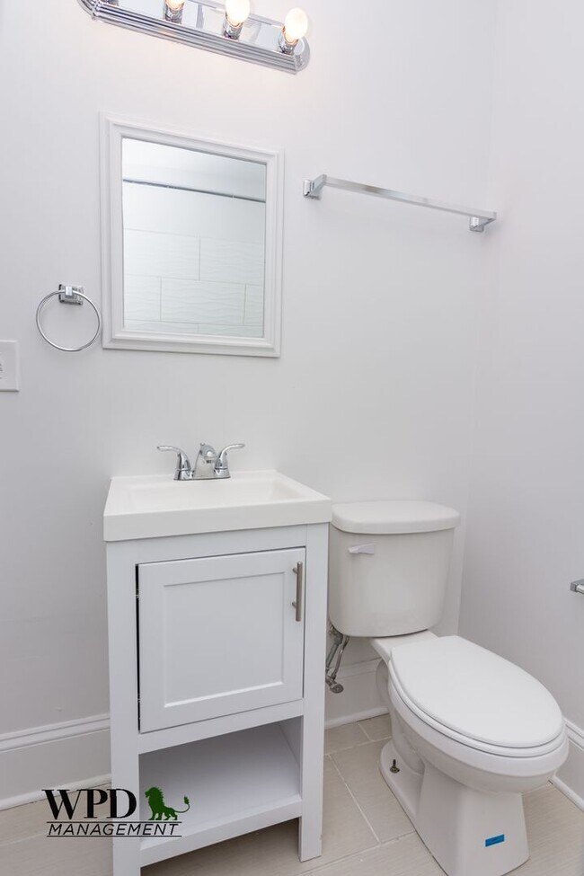 Photo - 943 W 78th St Unidad 3