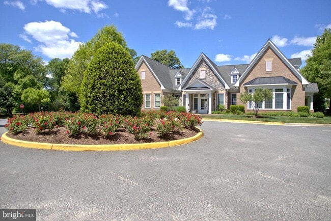 Photo - 4600 Carisbrooke Ln