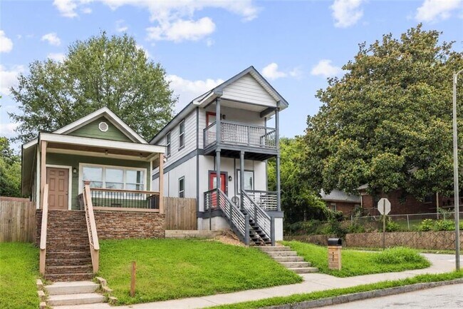 494 Rockwell St SW