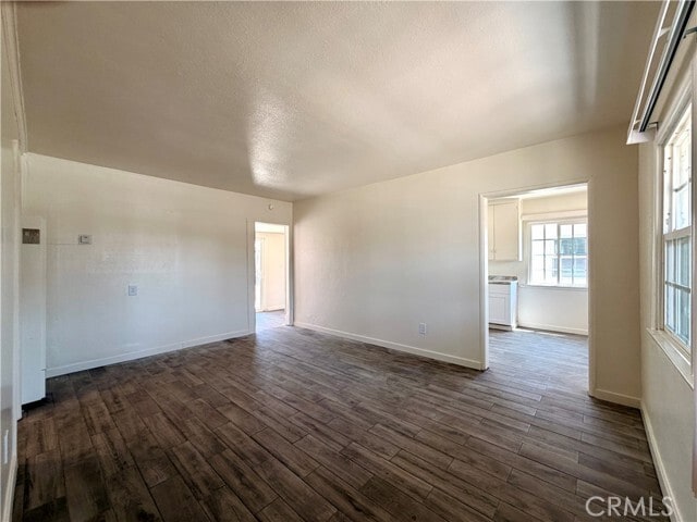 7536 White Oak Ave