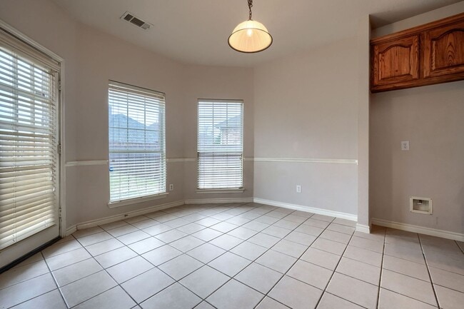 Photo - Stunning 6-Bedroom Home with Spacious Backyard and Modern Upgrades