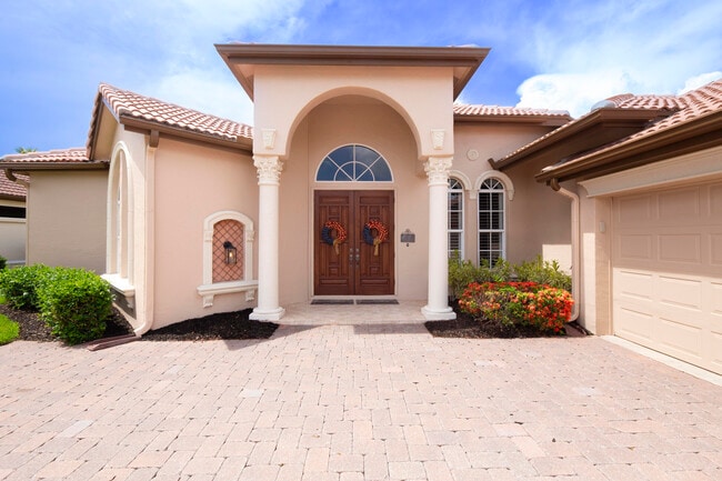Photo - 923 SW Grand Reserves Blvd