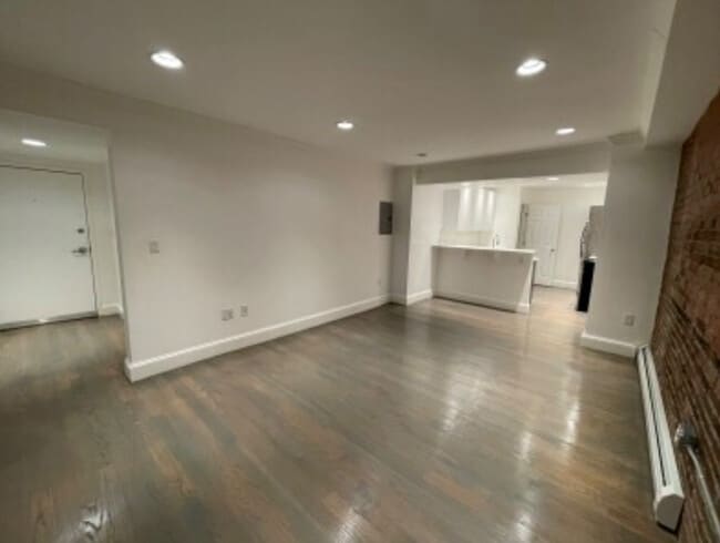 Photo - 125 Saint Botolph St Unidad 9