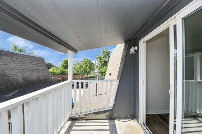 Building Photo - 12068 Beechnut St Unit C