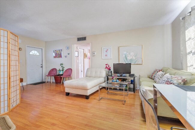 Photo - 714 NE 10th St Condo Unit 205