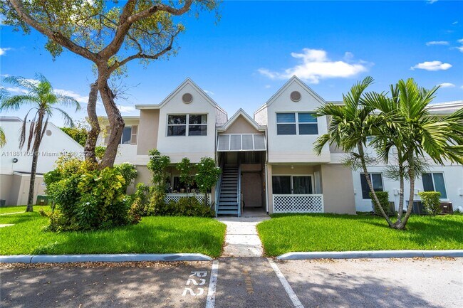 Building Photo - 17580 NW 67th Pl Unit D-1 Rental