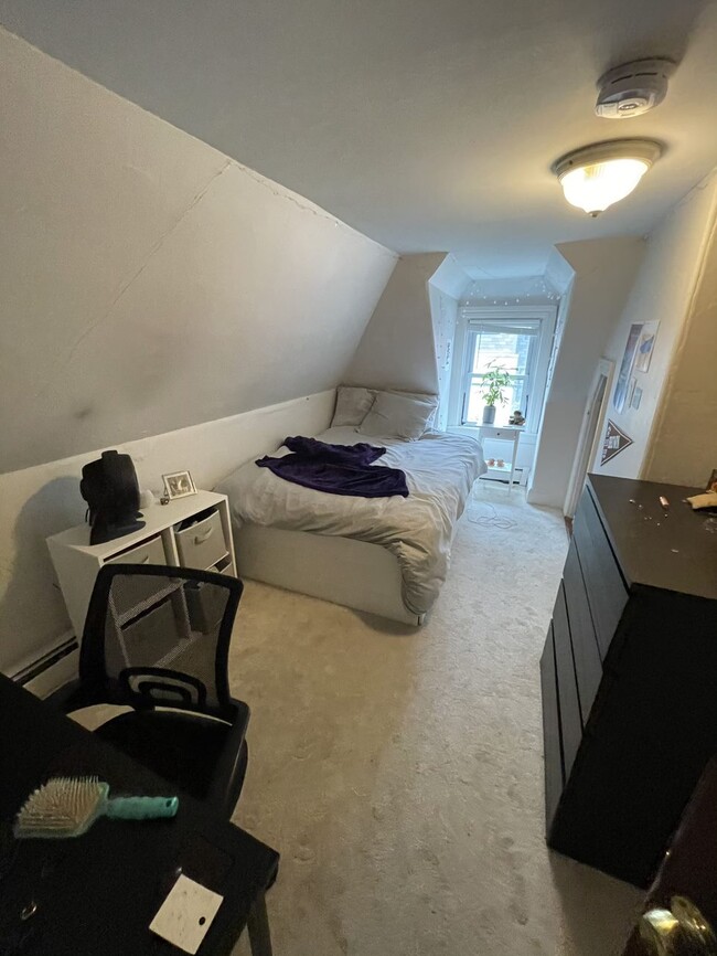 9 Euclid Ave Apartments Providence, RI