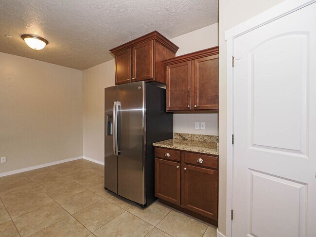 Photo - 3 Bedroom, 2 Bathroom Condo