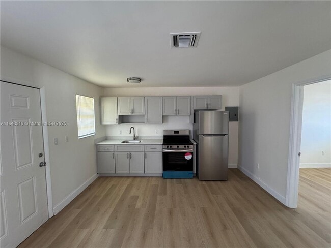 Photo - 10541 SW 184th St Unidad 41-43