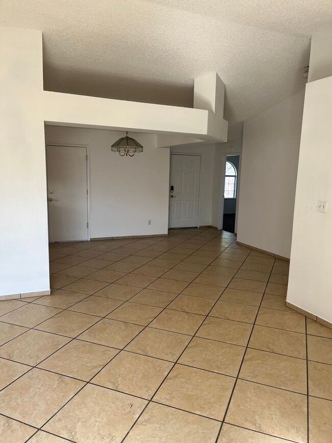 Photo - Coming soon-  Spacious 3 bed/2bath Single Family home in Delano!!