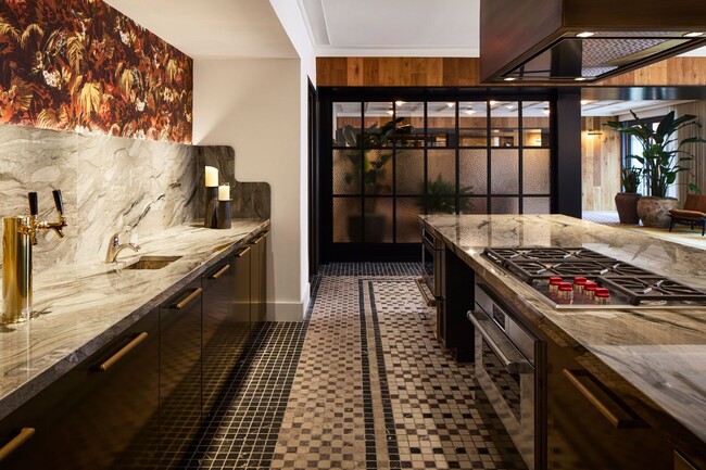 Photo - Broad & Washington