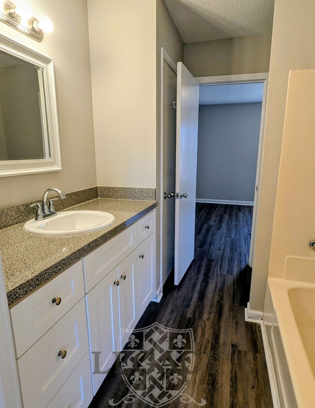 Photo - 736 Holder Dr