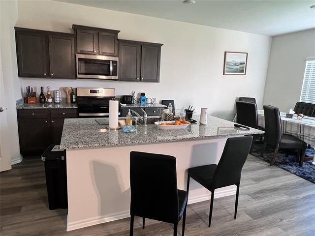 Photo - 844 Moonglade Rd