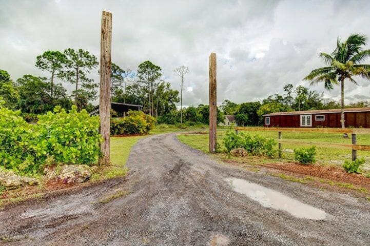 Photo - 1320 B Rd House