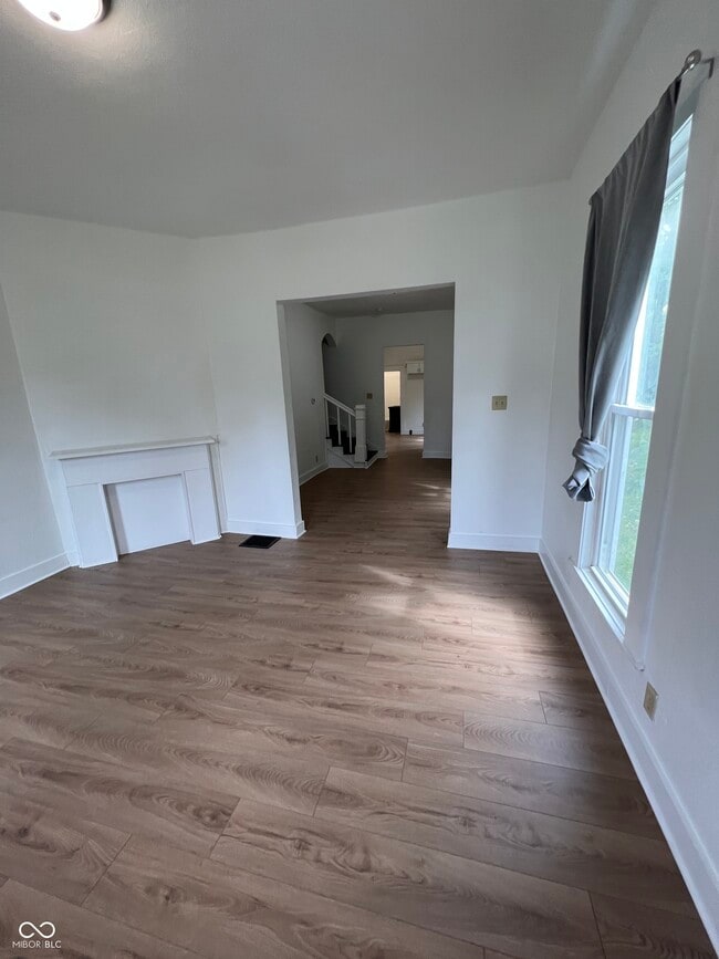 Photo - 730 W 9th St