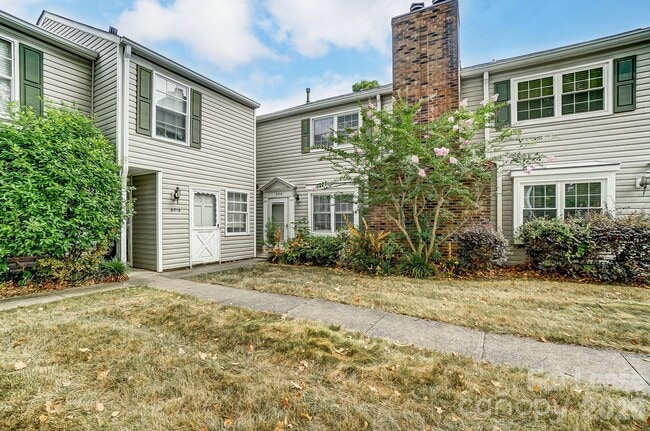 Photo - 8518 Castle Pine Ct