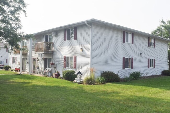 Building Photo - zSunshine Court Apartments