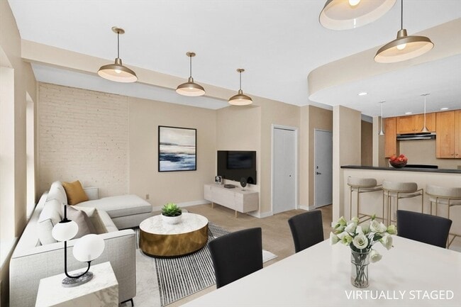 Photo - 296 Meridian St Unit 2