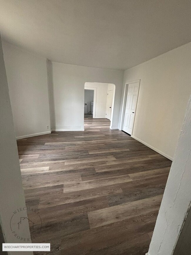 Photo - 933 1/2-933 1/2 W Wayne St Unidad Wayne St 933