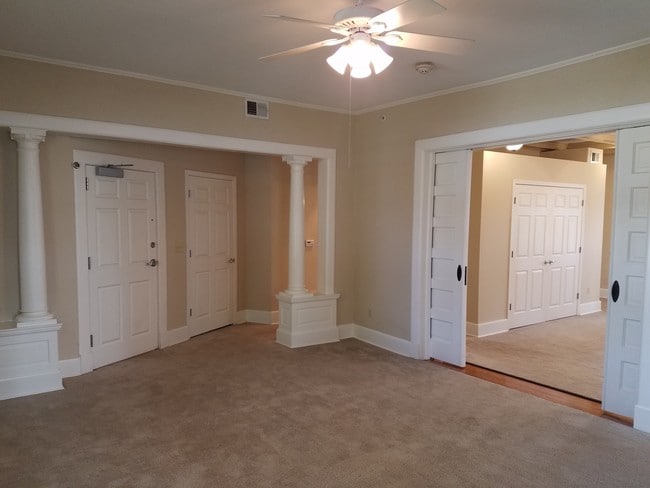 Photo - Walnut Apartments