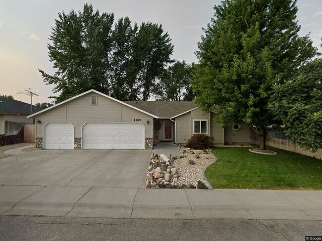 Photo - 1165 E 19th N St