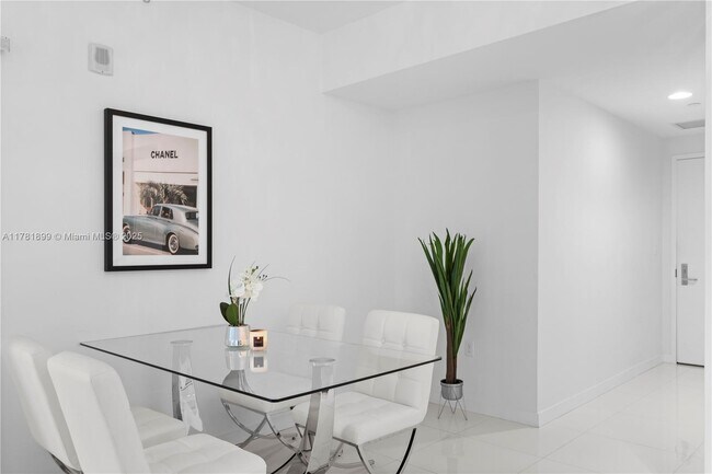 Photo - 1010 Brickell Ave Unidad 4608 Rental