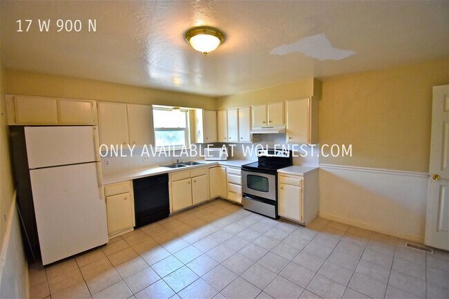 Photo - Lovely 4 Bed Orem Unit! No Deposit Option!