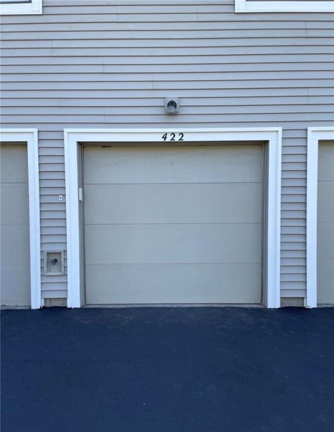 Photo - 422 Eastbrooke Ln