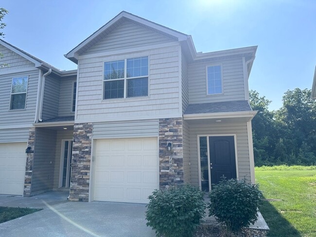 Photo - 1406 NE Mary Ct