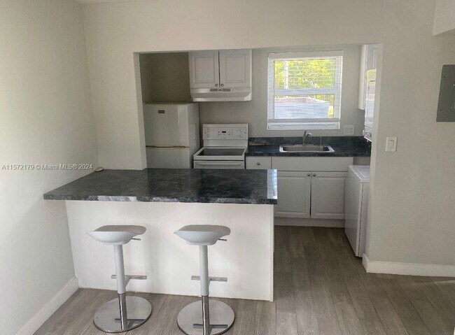 Photo - 1150 SW 22nd St Unidad 1