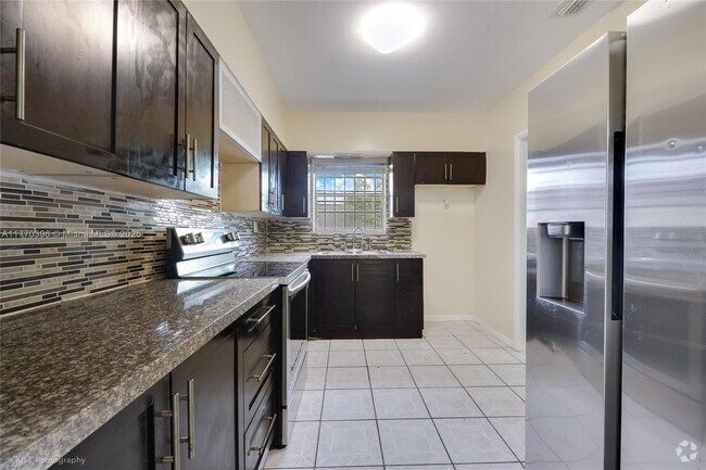 Building Photo - 1020 NE 163rd St Rental
