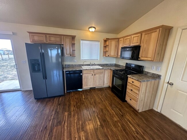 Photo - Beautiful 4-bedroom 3-bathroom Home on 5 Acres with Mountain Views!!!