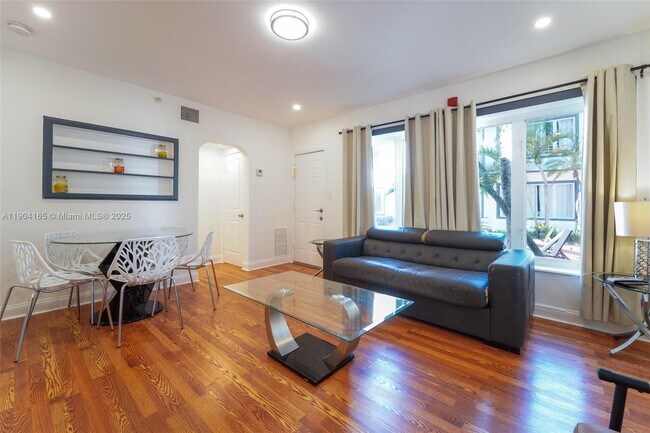 Photo - 1538 Jefferson Ave Unit 8