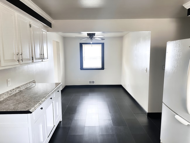 Photo - 115 Burben Way