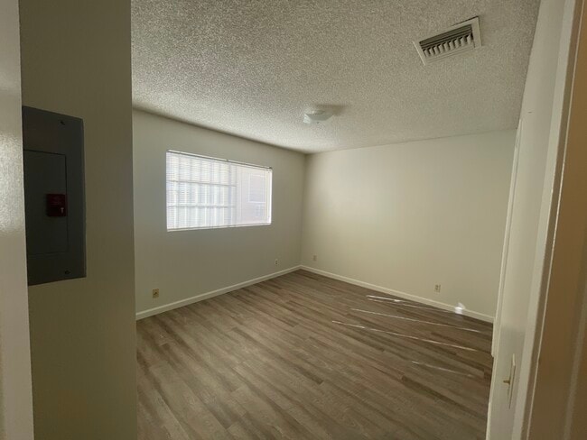 Photo - 215 W Lemon Ave Unit D