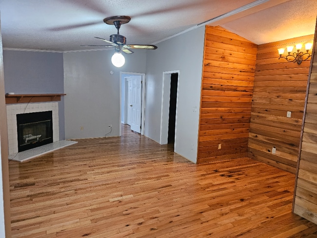 Photo - 1574 Armstrong Rd Unit 3