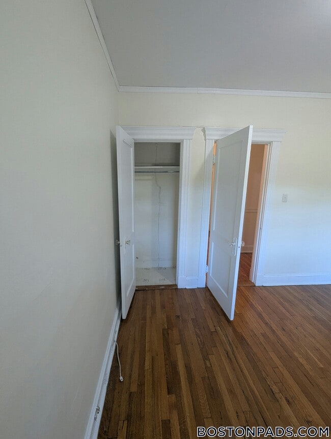 Photo - 360 Riverway Unidad 17