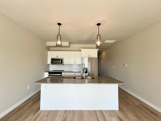 Modern Townhome with STUNNING Views in Wes... - Modern Townhome with STUNNING Views in Wes...