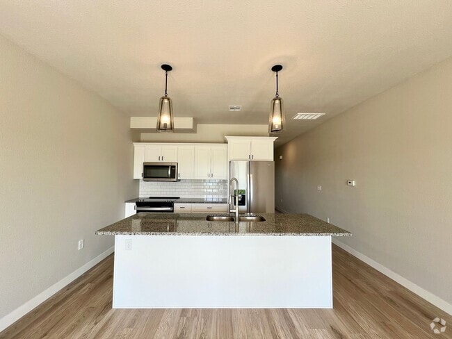 Building Photo - Modern Townhome with STUNNING Views in Wes...