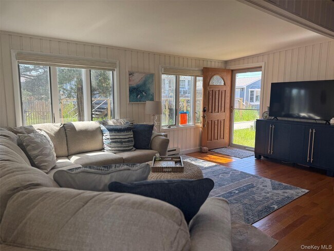 917 Evergreen Walk
