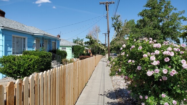 Photo - 849 Roberts St