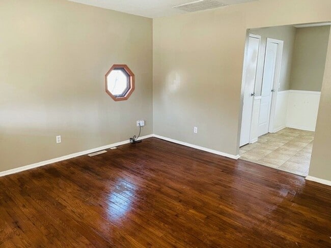 Photo - 3024 S St Paul St